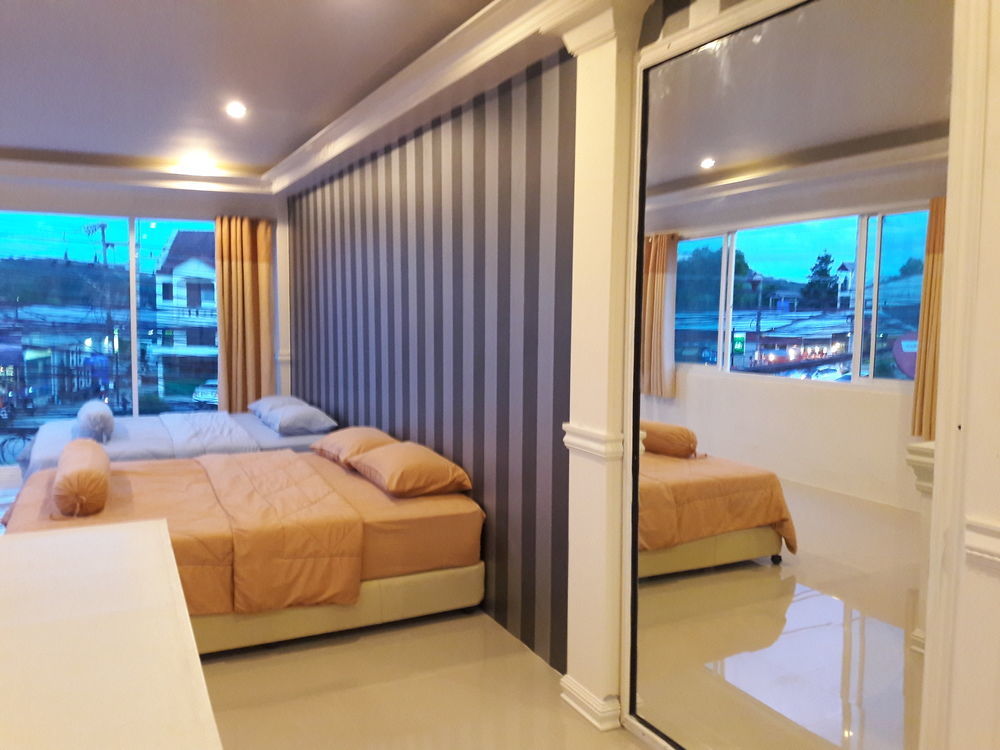 Oyo 1117 Phuket Airport Suites Thalang Ngoại thất bức ảnh